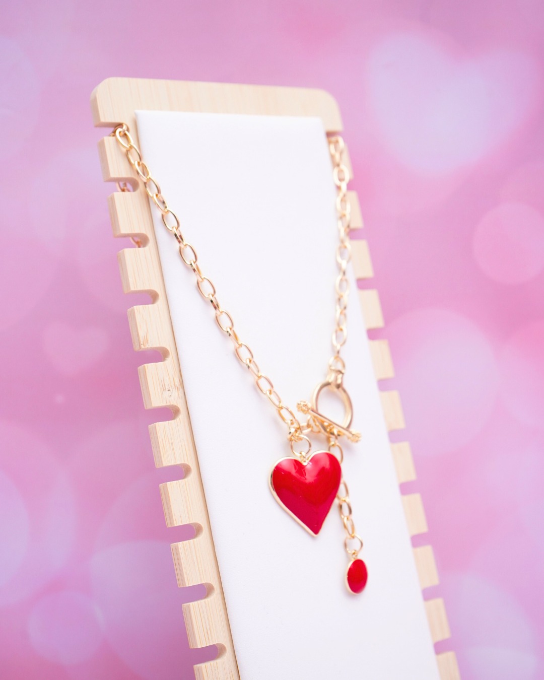 Collar Dorado, dije corazón rojo - Basics by Maoosuri